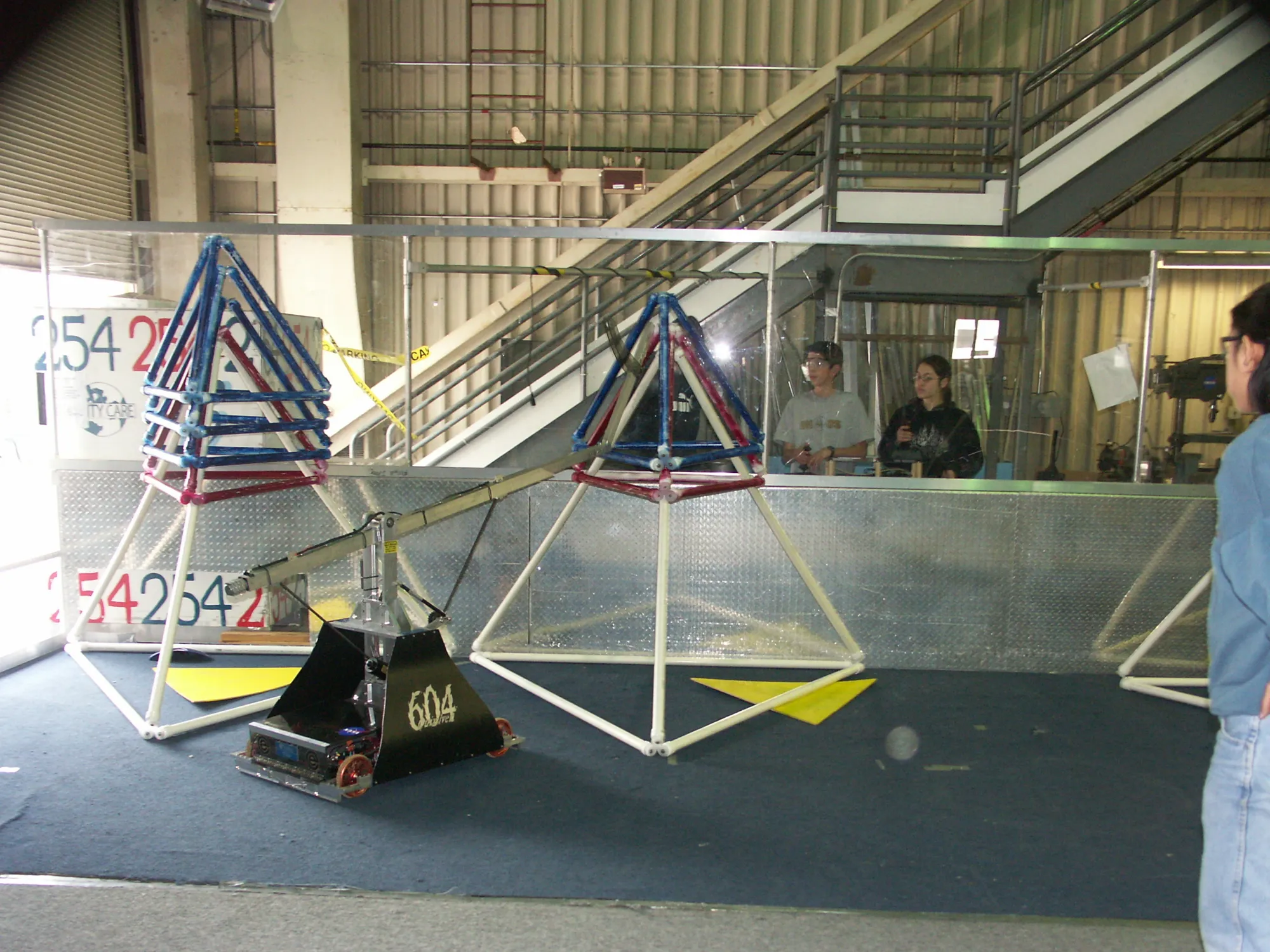 Team 604's 2005 robot